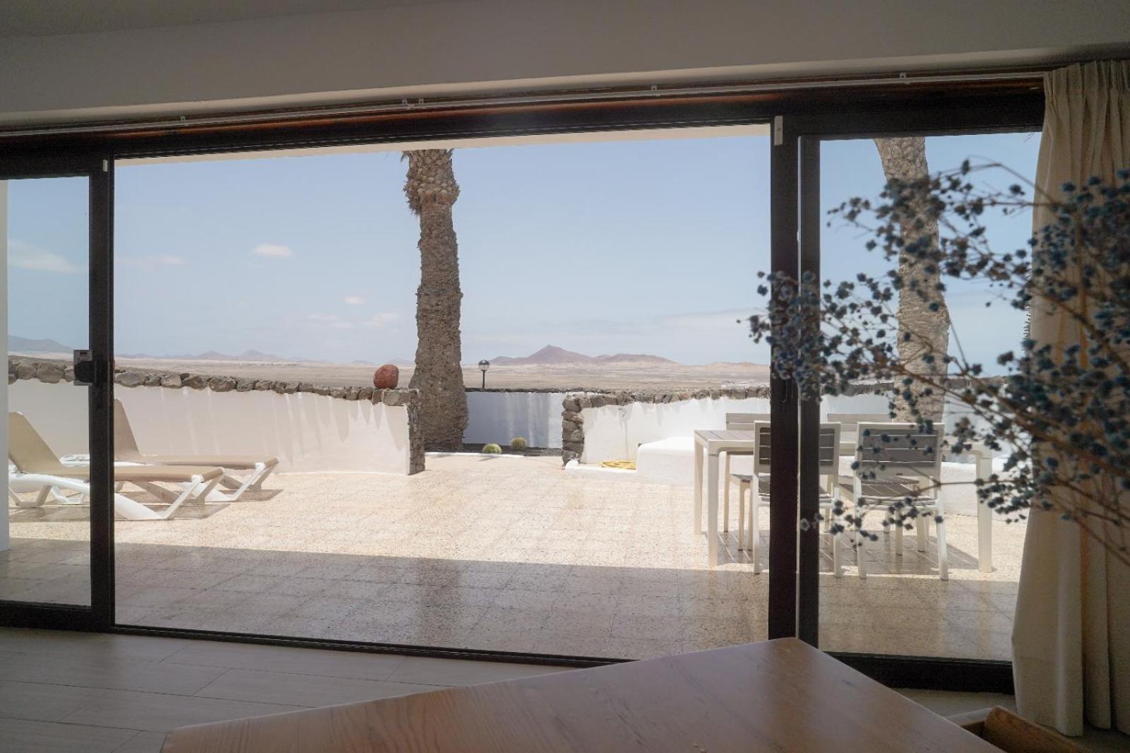 Bungalow Con Vistas Al Mar Famara Bagian luar foto